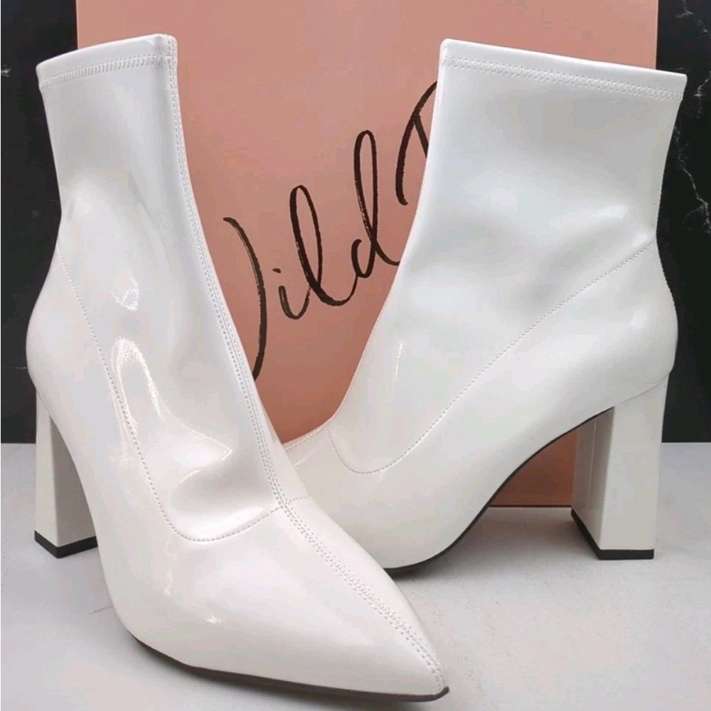 Wild Pair White Patent Block Heel Dressy Booties Shoes NWT sz 8.5 retro 70s - Picture 10 of 11